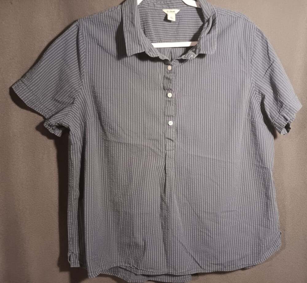 LL Bean 1X Gray Stripe Cotton Seersucker Top Women’s 1/4 Button Shirt Vacation - Picture 2 of 4